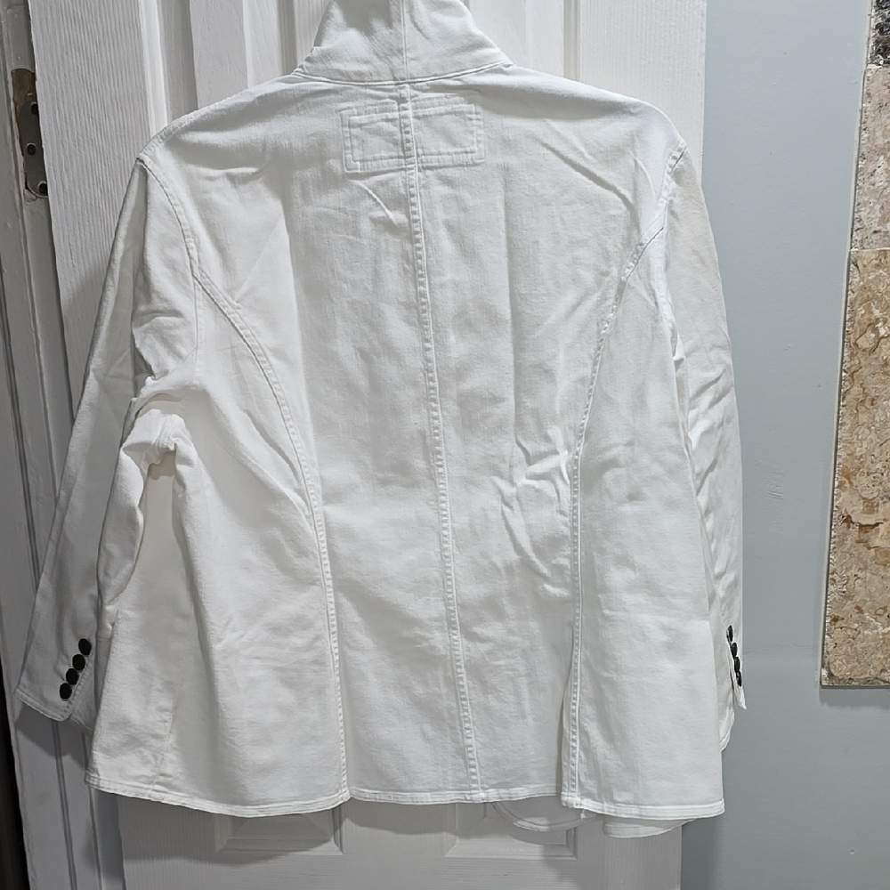 White Button-Up Jacket - Picture 11 of 11